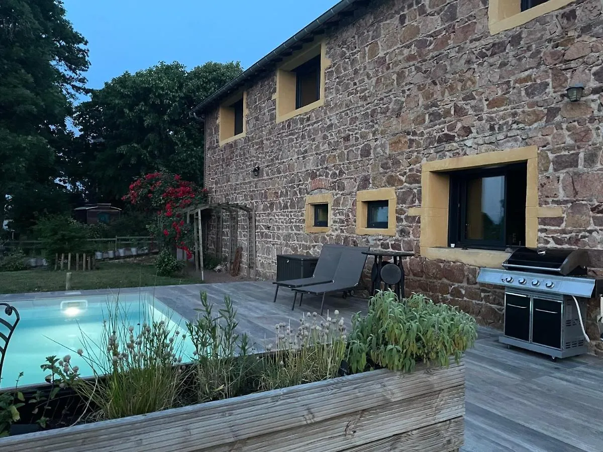 Maison d'hôtes La Grange Aux Hirondelles - Appartement Complet Et Independant Commelle-Vernay