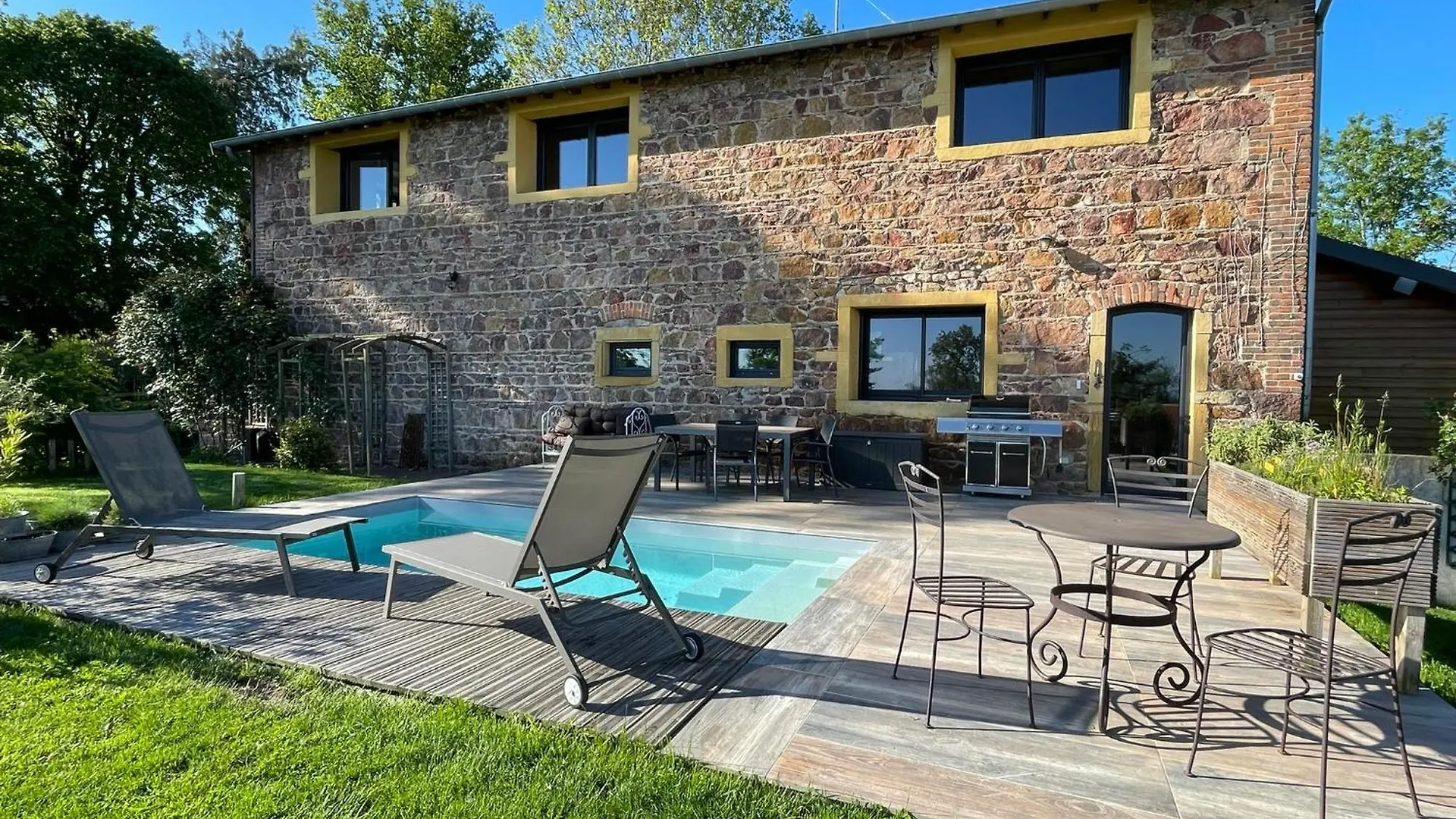 Maison d'hôtes La Grange Aux Hirondelles - Appartement Complet Et Independant Commelle-Vernay France