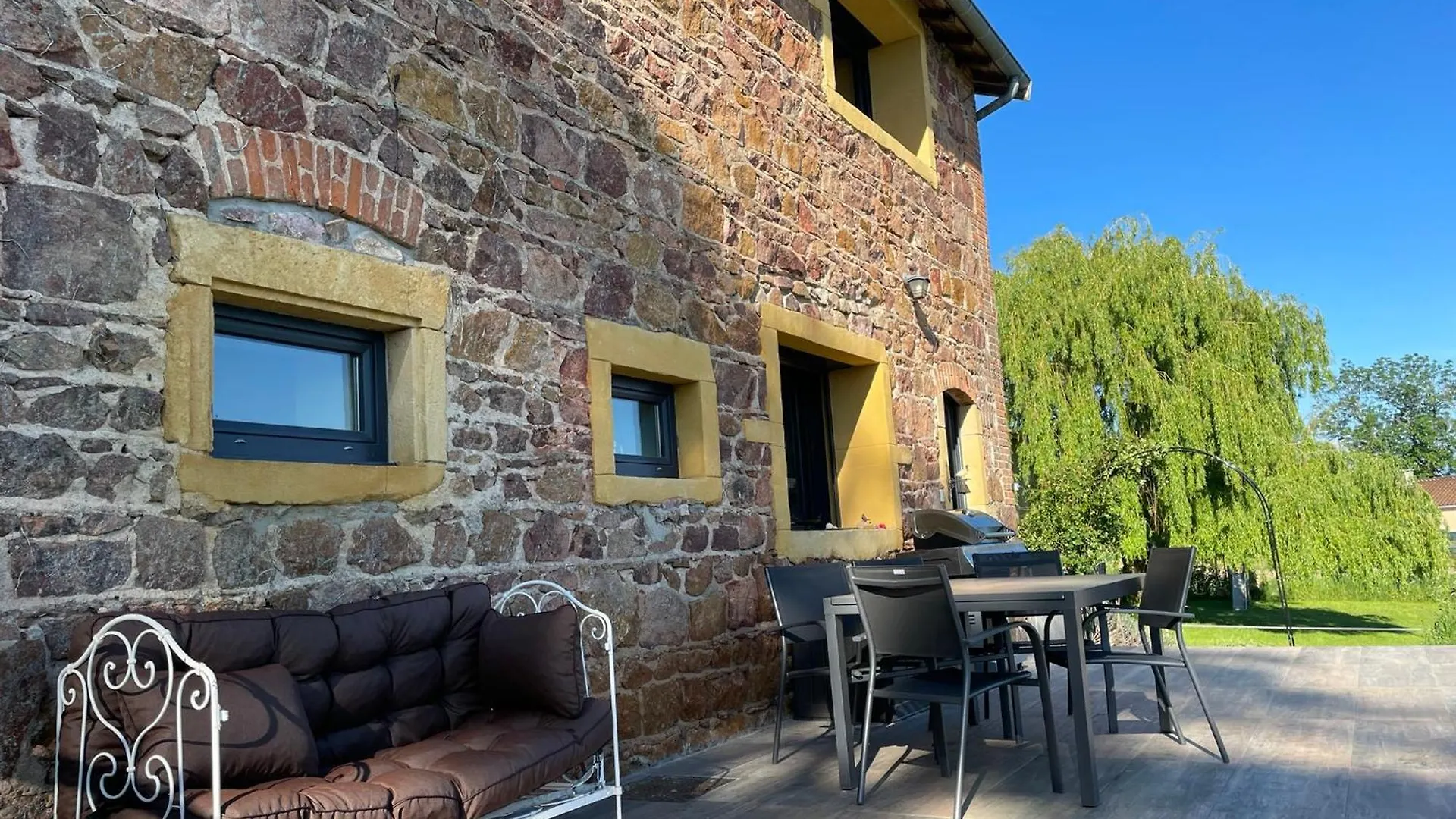 La Grange Aux Hirondelles - Appartement Complet Et Independant Commelle-Vernay